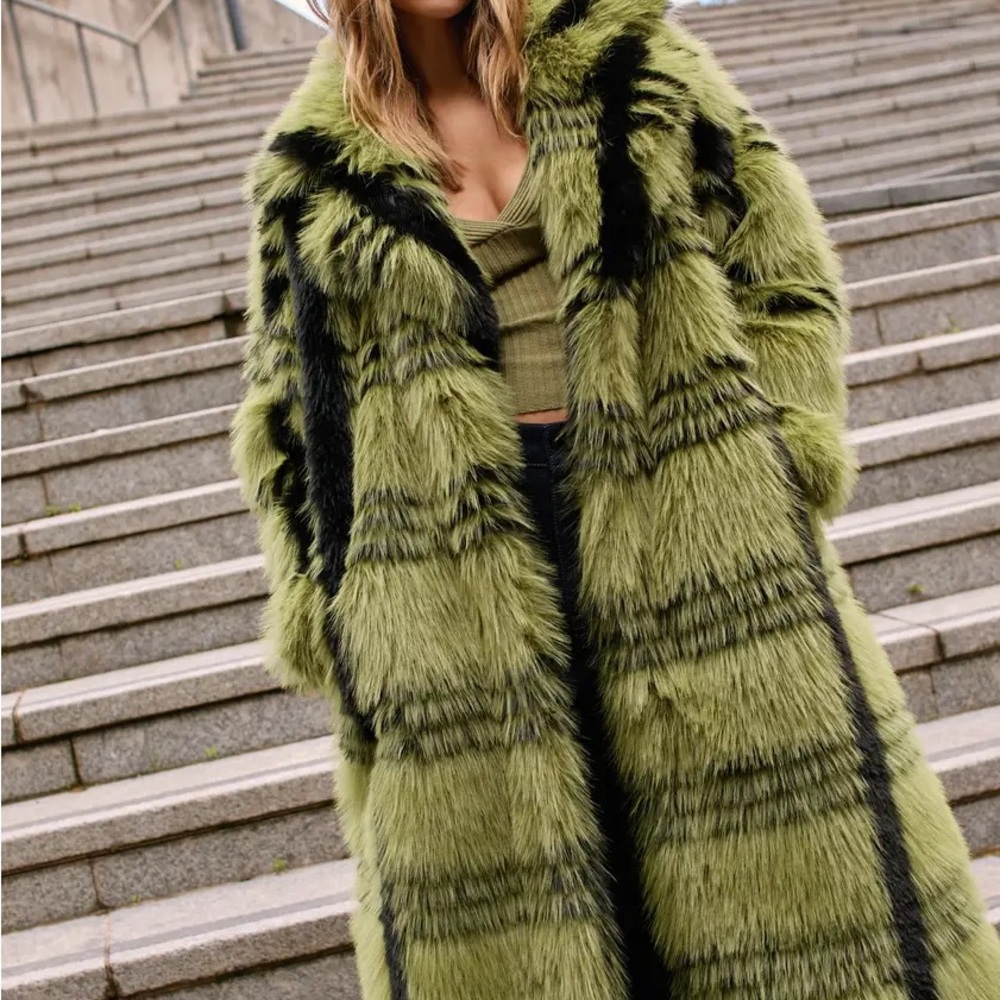 Nasty Gal Green Plaid Faux Fur Coat - Picture 2 of 8